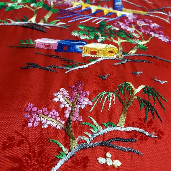 Red Kimono Style Embroidered Robe - Picture 5 of 15